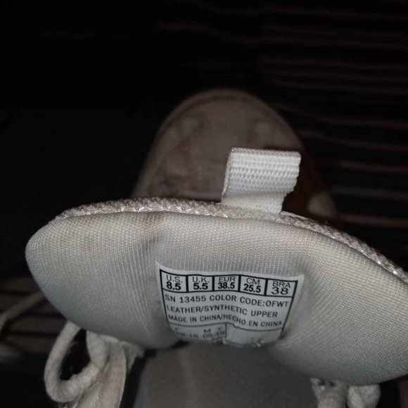 Sneakers - Picture 2 of 5